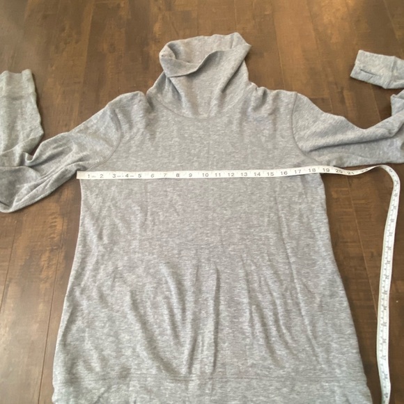 Lululemon Reversible Double up Heather grey sweater - Picture 7 of 11